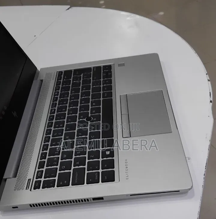 New Laptop HP EliteBook 830 G5 8GB Intel Core i5 SSD 512GB