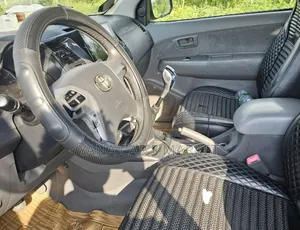 Toyota Hilux 2012 Black