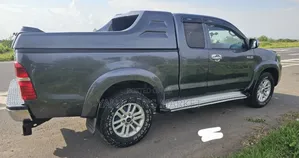 Toyota Hilux 2012 Black