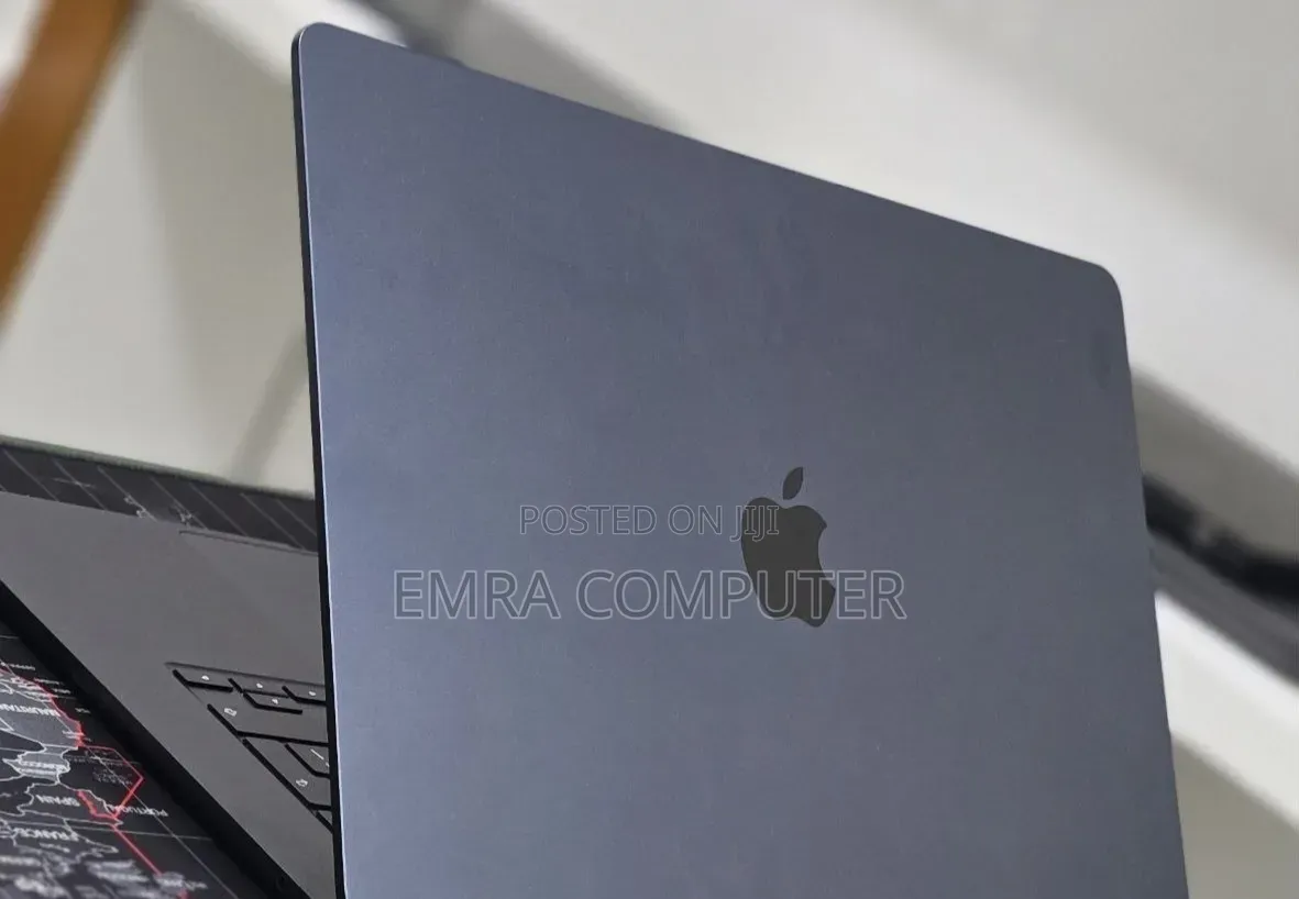 New Laptop Apple MacBook Air 2025 M4 16GB Apple M4 SSD 256GB