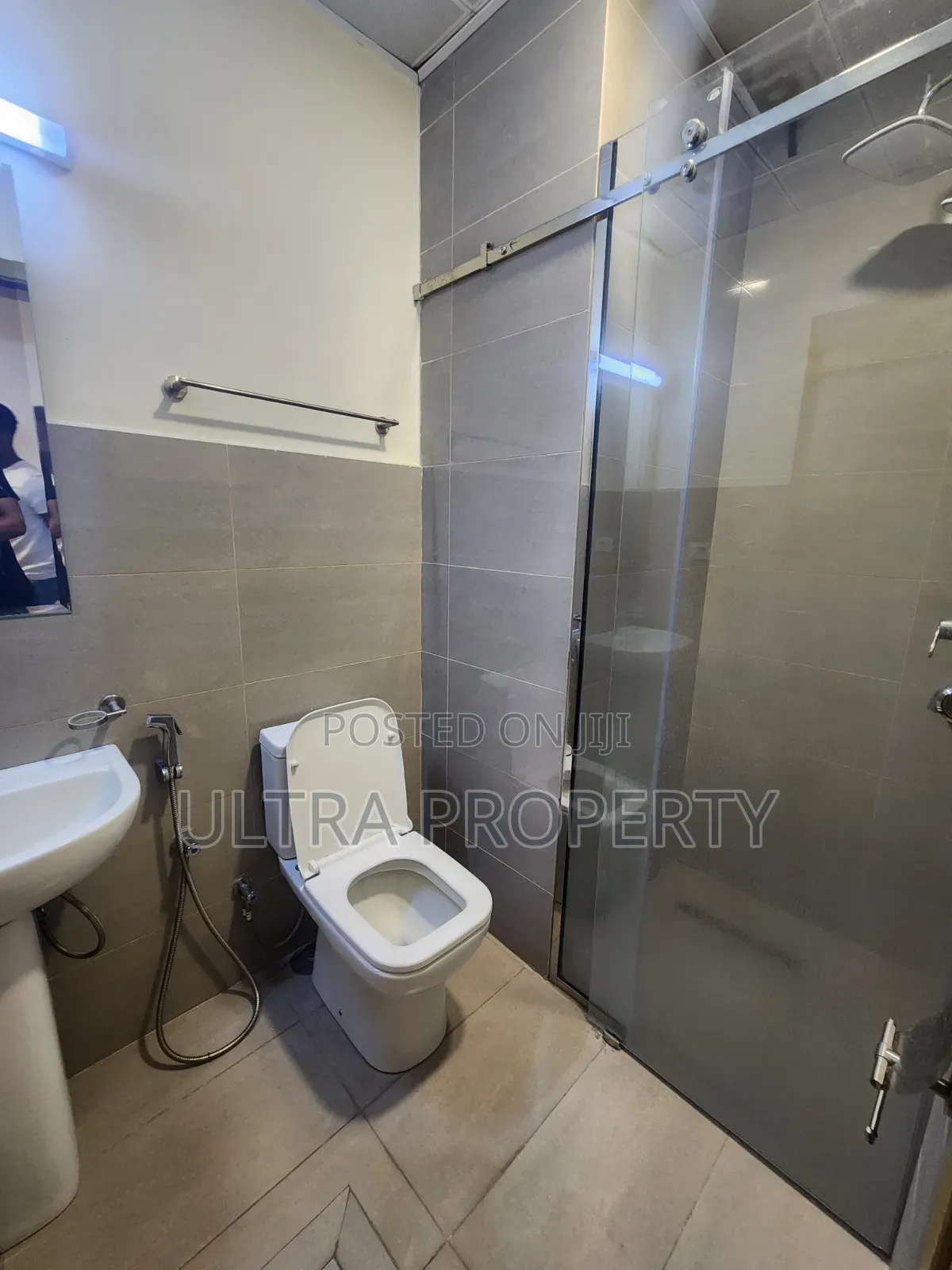 Furnished 3bdrm Apartment in Alsam Real Estate, Bole for rent
