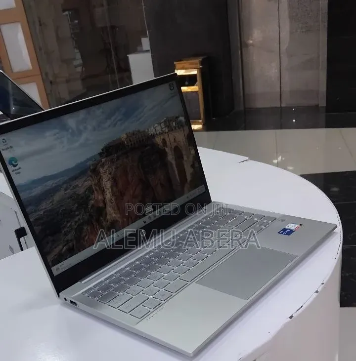 New Laptop HP Pavilion 14 16GB Intel Core i5 SSD 512GB