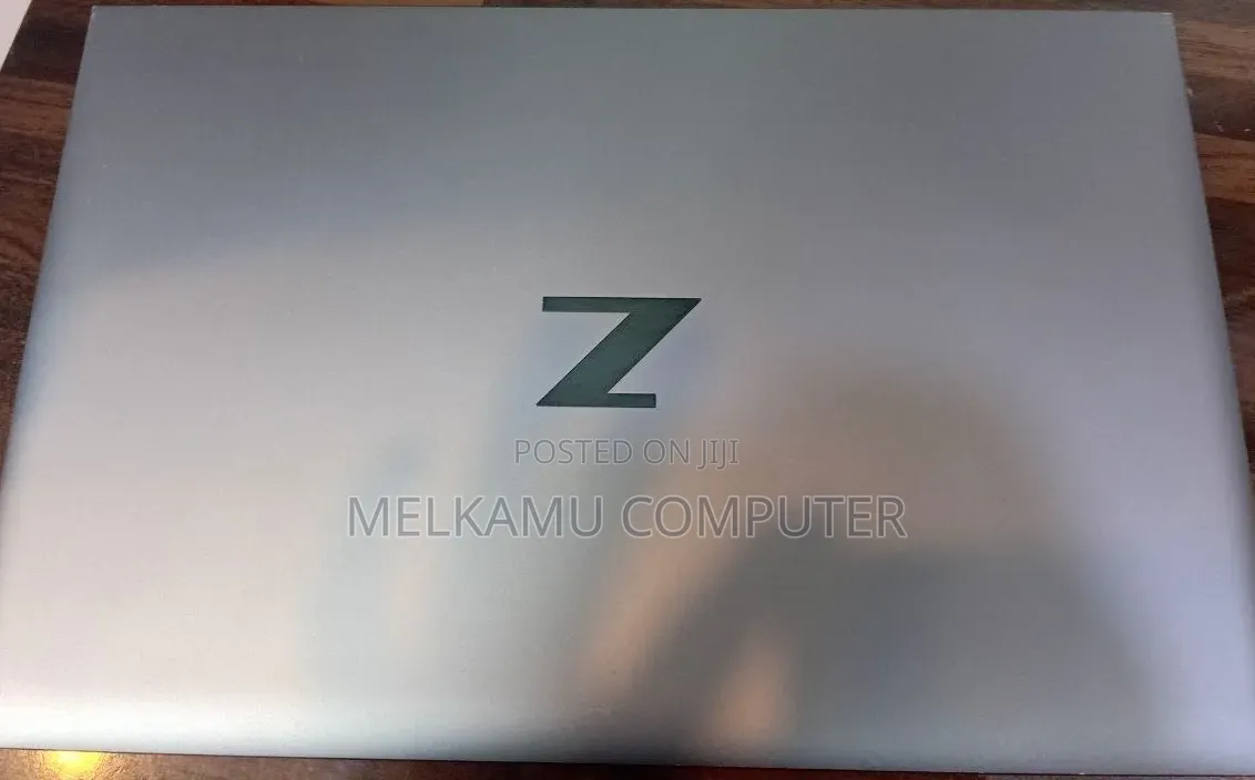 New Laptop HP ZBook Firefly 14 G7 16GB Intel Core i7 SSD 512GB