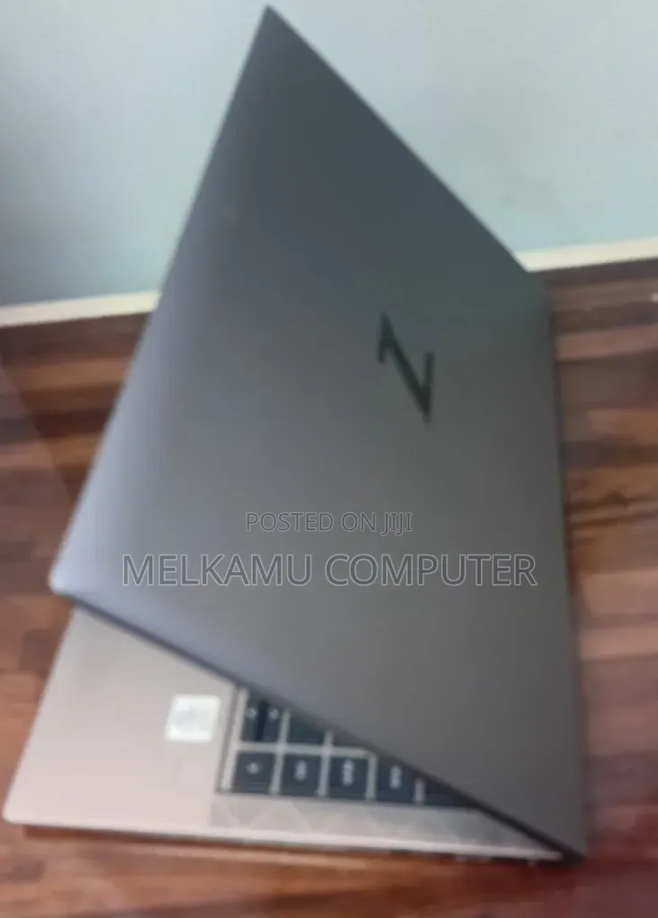 New Laptop HP ZBook Firefly 14 G7 16GB Intel Core i7 SSD 512GB
