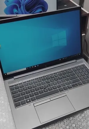 New Laptop HP ZBook Firefly G8 16GB Intel Core i7 SSD 512GB