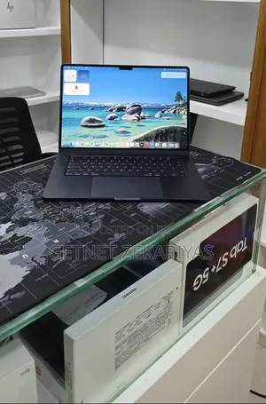 New Laptop Apple MacBook Air 2025 M4 16GB AMD A8 SSD 256GB