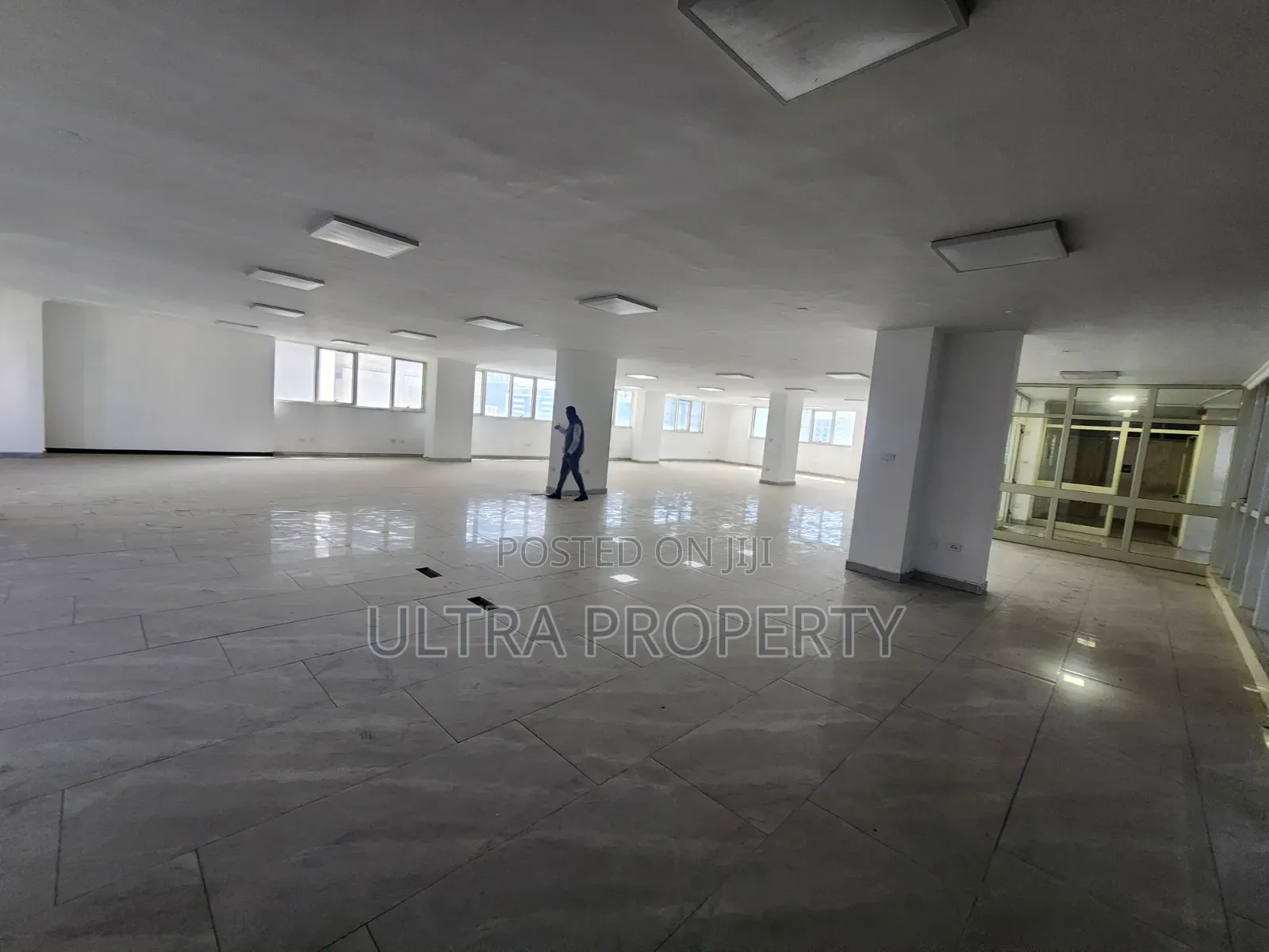400 SQM Office Space for Rent | Prime Location