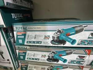 TOTAL 900W Industrial Angle Grinder