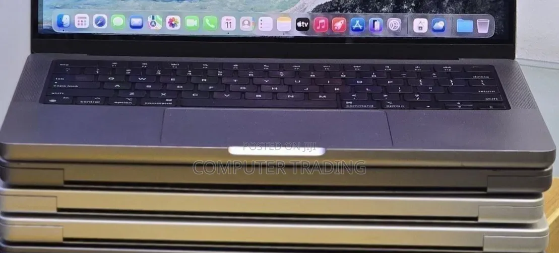 New Laptop Apple MacBook Pro 2021 M1 16GB Intel Core i5 SSD 512GB