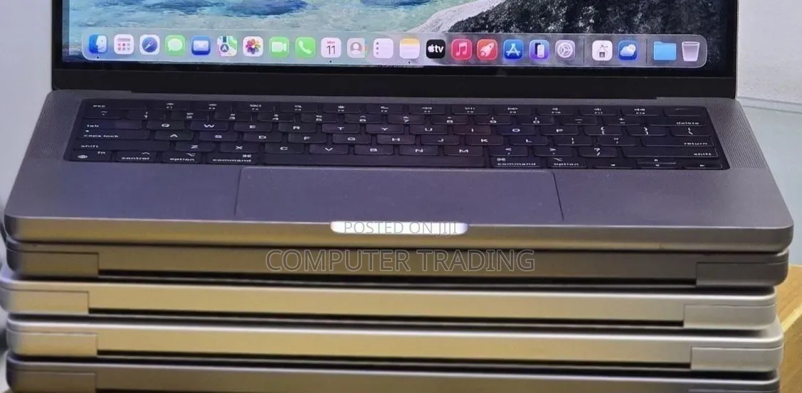 New Laptop Apple MacBook Pro 2021 M1 16GB Intel Core i5 SSD 512GB