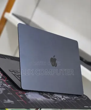 New Laptop Apple MacBook Air 2025 M4 16GB Apple M4 SSD 256GB
