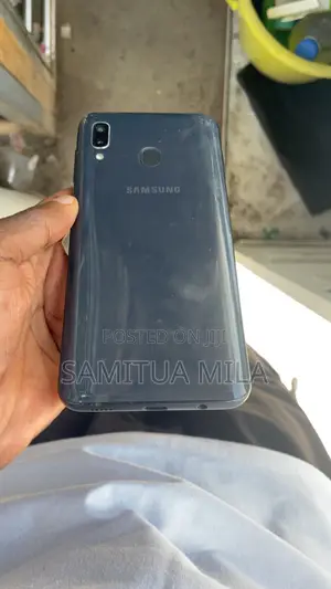 Samsung Galaxy A20 32 GB Black
