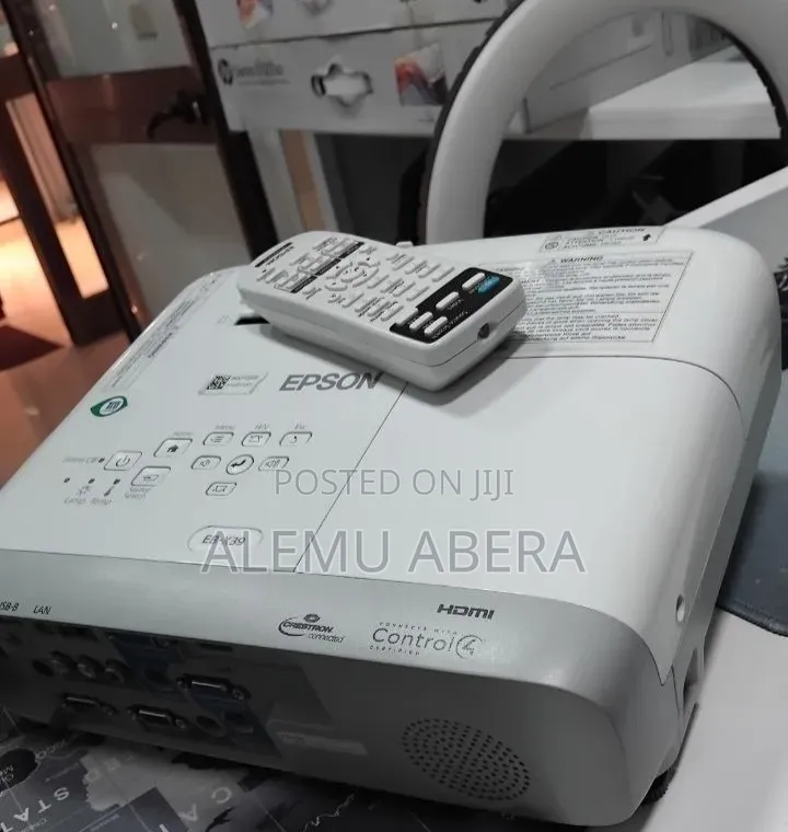 BRAND NEW  EPSON Projector 
👉Has Remote 
Model Name:  EB-x39
Hardwar