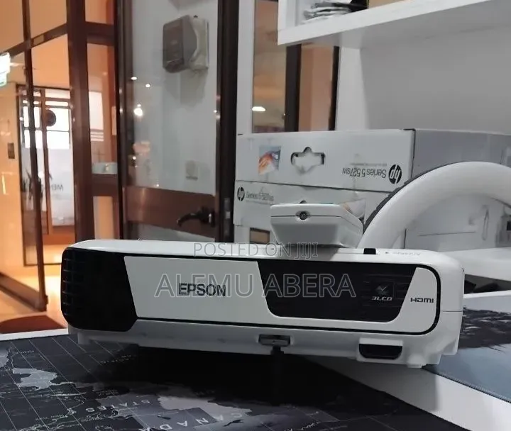 EPSON Projector
Model Name:  EB-S31
Hardware Interface: VGA, USB,