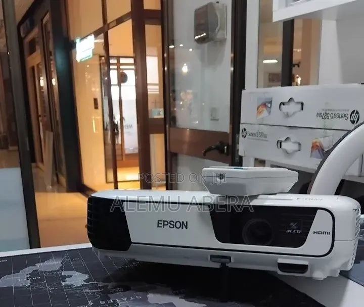 EPSON Projector
Model Name:  EB-S31
Hardware Interface: VGA, USB,