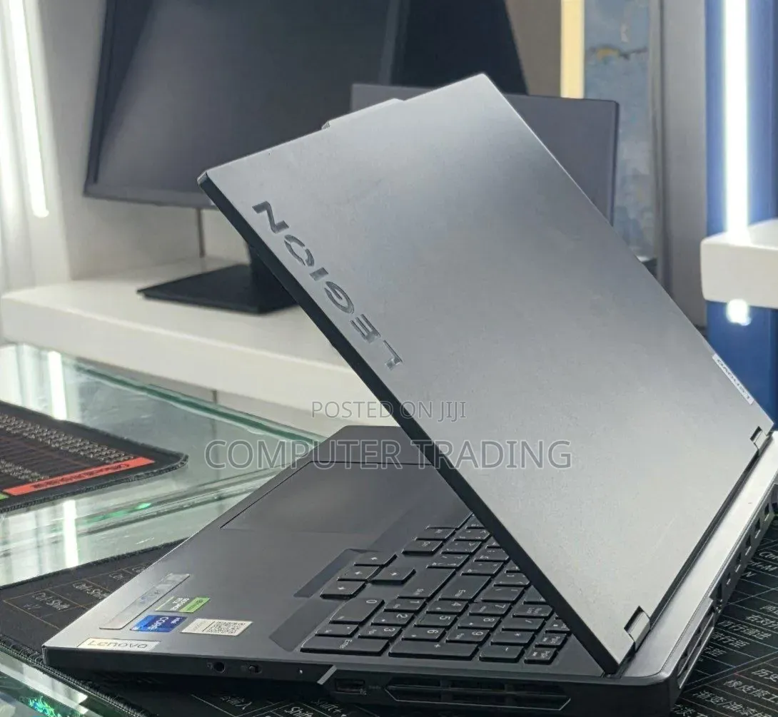 New Laptop Lenovo Legion Pro 7 16GB Intel Core i7 SSD 1T