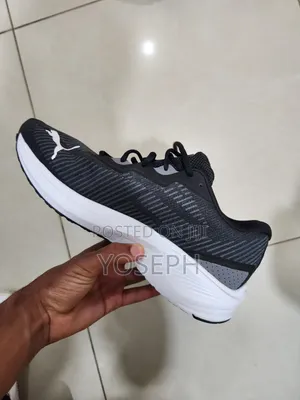 Puma Sneakers