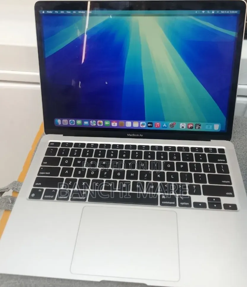 New Laptop Apple MacBook Air 2020 M1 8GB Apple M1 SSD 256GB
