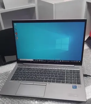 New Laptop HP ZBook Firefly G8 16GB Intel Core i7 SSD 512GB