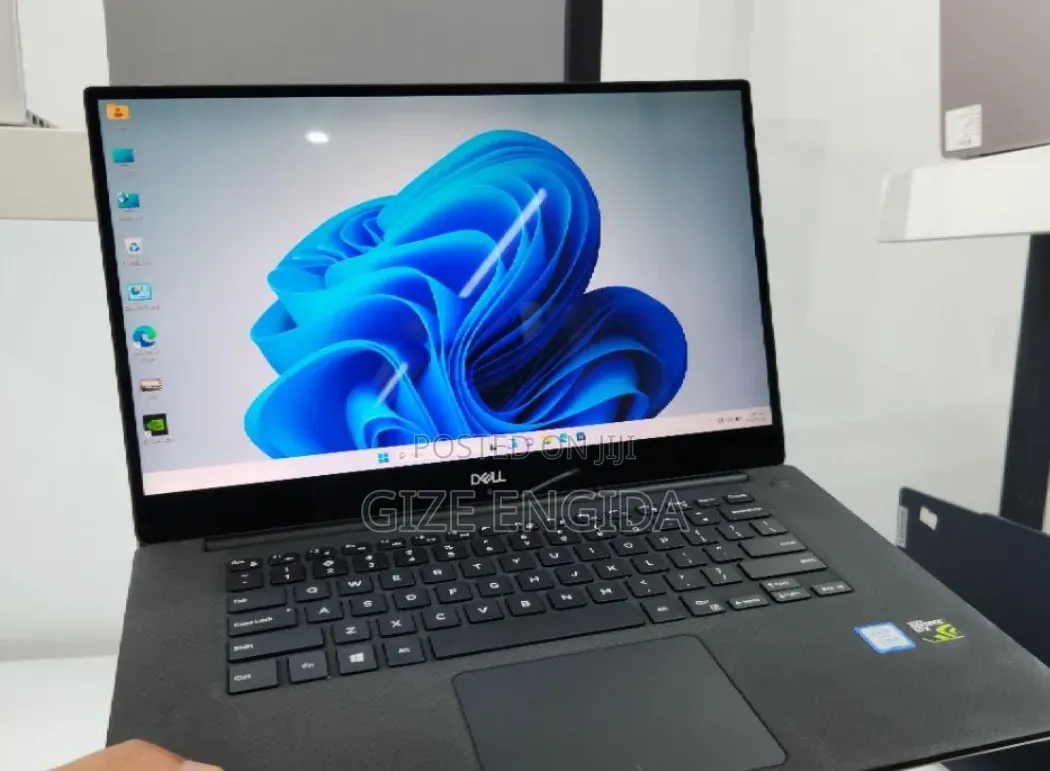 New Laptop Dell XPS 15 16GB Intel Core i7 SSD 512GB