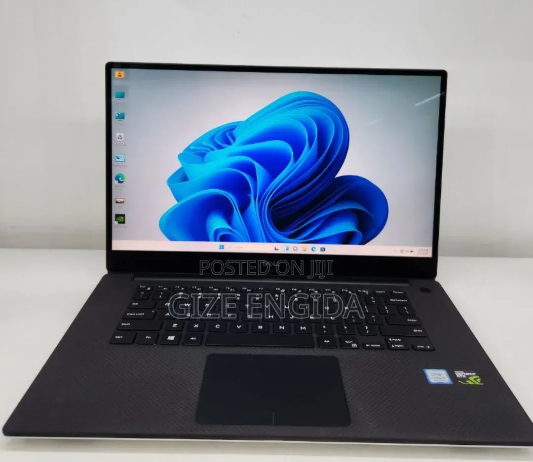 New Laptop Dell XPS 15 16GB Intel Core i7 SSD 512GB