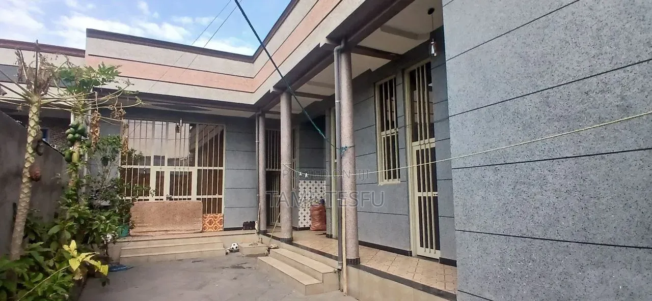 Furnished 2bdrm House in ዱካም, Oromia-Finfinne for sale