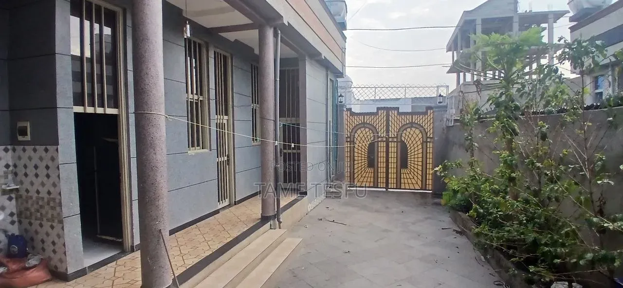 Furnished 2bdrm House in ዱካም, Oromia-Finfinne for sale