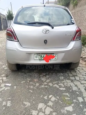 Toyota Yaris 2010 Silver