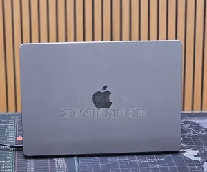 New Laptop Apple MacBook 16GB Apple M1 Pro SSD 512GB