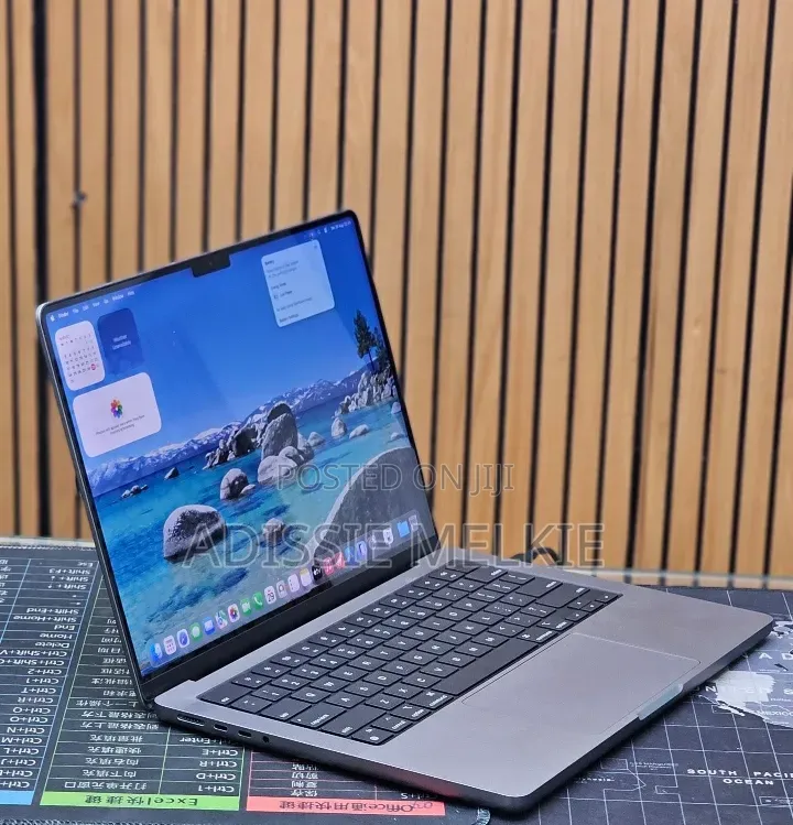 New Laptop Apple MacBook 16GB Apple M1 Pro SSD 512GB