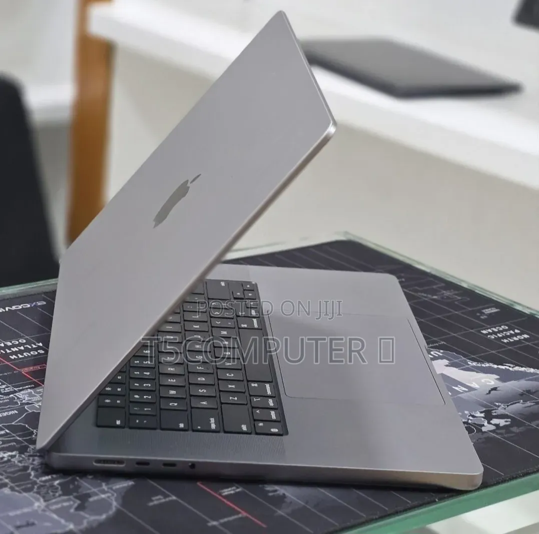 New Laptop Apple MacBook Pro 2022 M2 16GB Apple M2 SSD 512GB