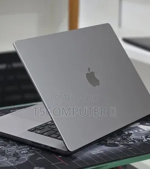 New Laptop Apple MacBook Pro 2022 M2 16GB Apple M2 SSD 512GB