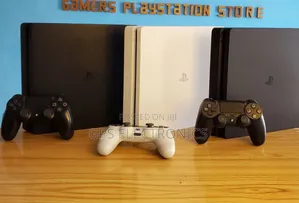 PS4 Slim Dubai Used | ንፁህና የተፈተነ | 2 Joystick