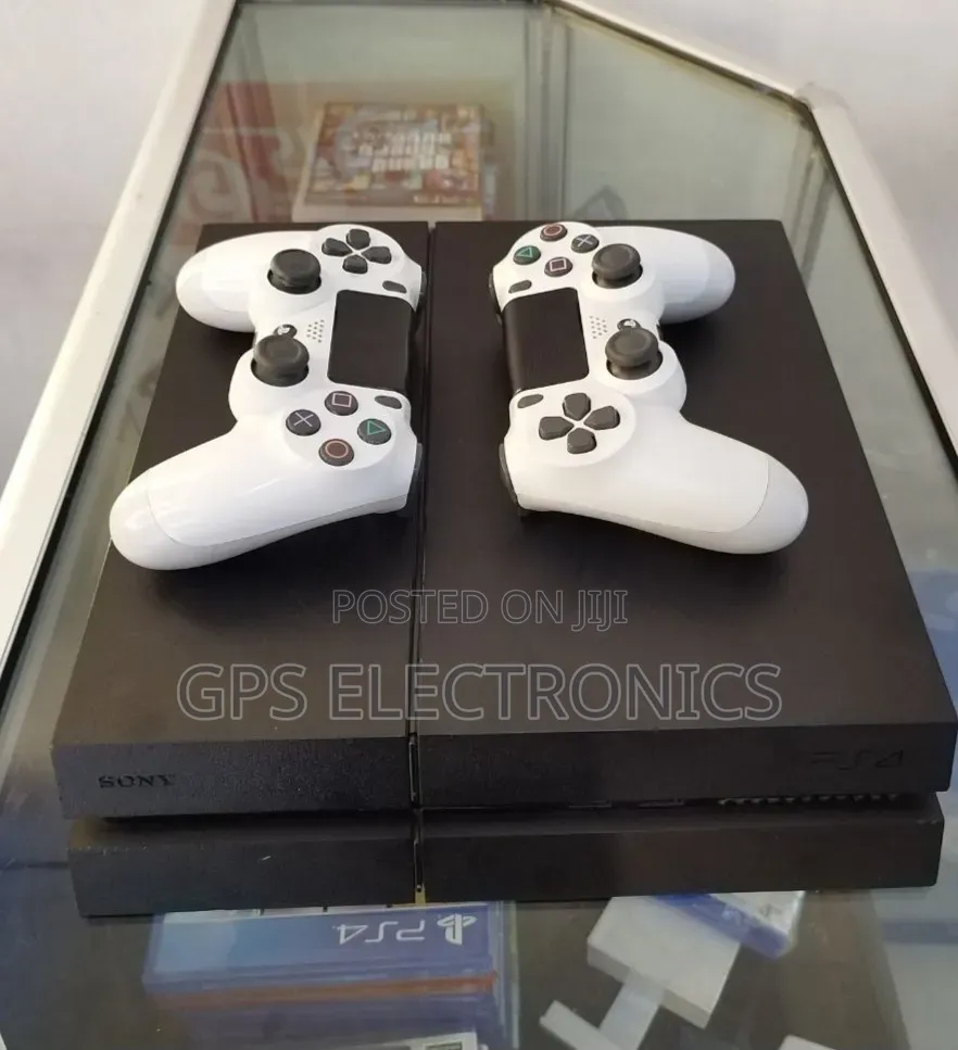 የPS4 FAT ልዩ ማቅረቢያ – 6 Games እና 2 Joystick