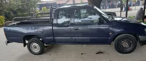 Toyota Hilux 1998 Blue