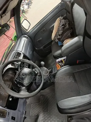 Toyota Hilux 1998 Blue
