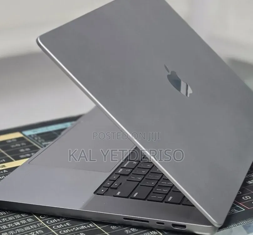 New Laptop Apple MacBook Pro 2021 M1 Max 64GB Apple M1 SSD 1T