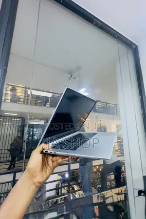New Laptop HP 240 G9 16GB Intel Core i7 SSD 512GB