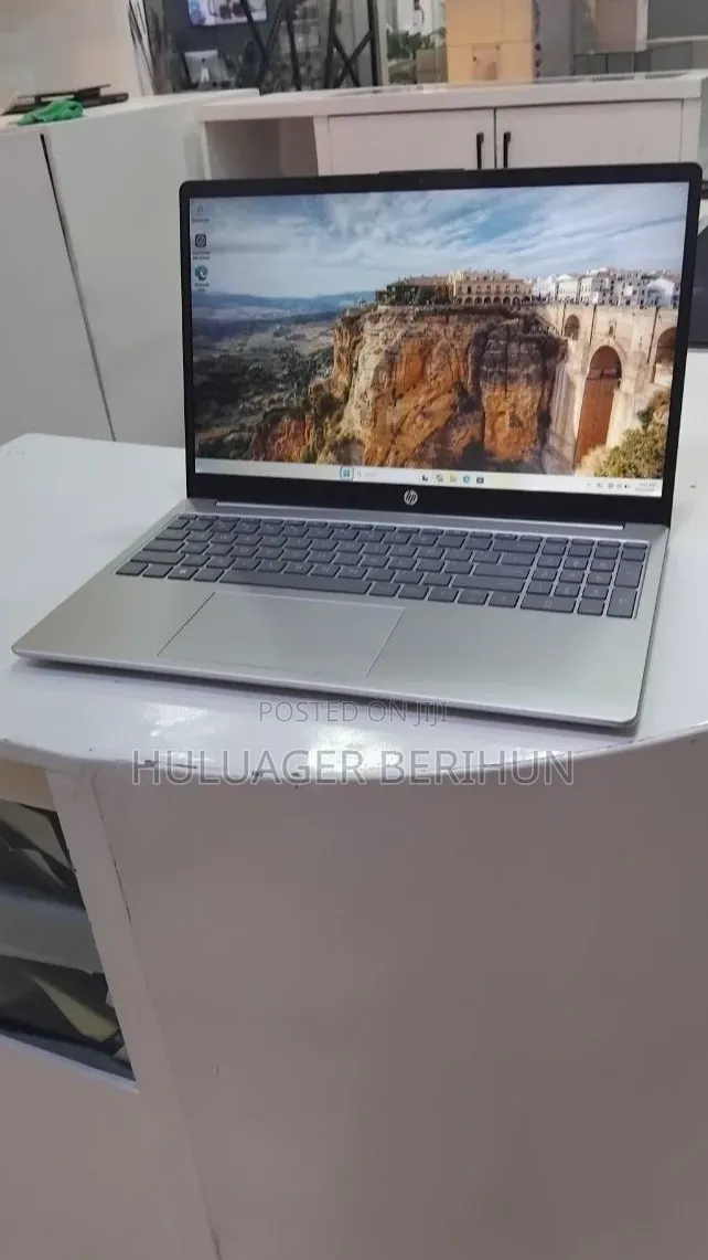 New Laptop HP Stream Notebook 16GB Intel Core i7 SSD 1T