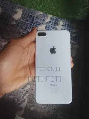 Apple iPhone 8 Plus 64 GB White
