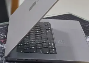 New Laptop Apple MacBook Pro 2023 M2 16GB Intel Core M2 SSD 512GB