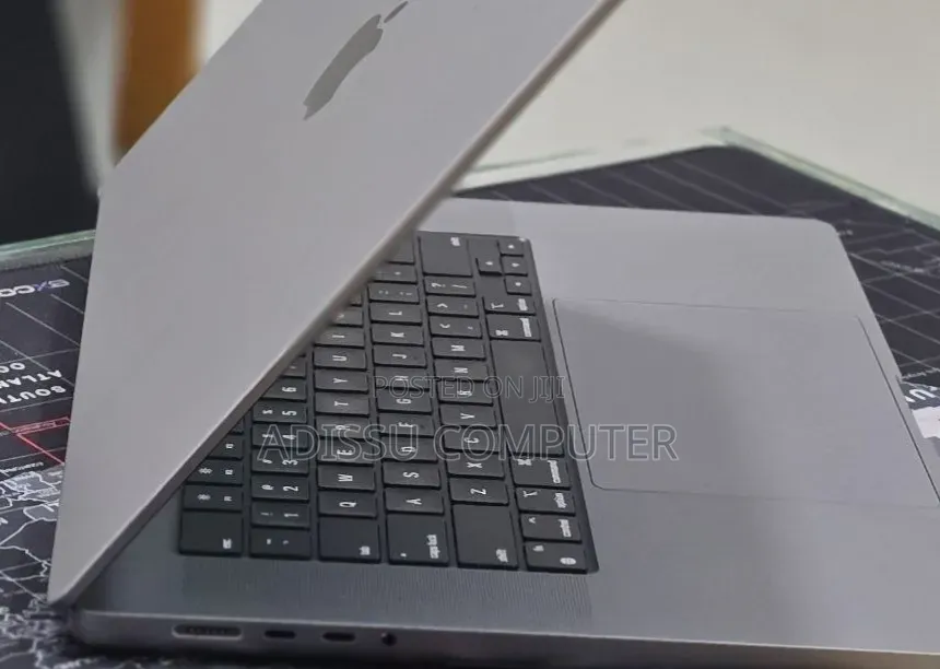 New Laptop Apple MacBook Pro 2023 M2 16GB Intel Core M2 SSD 512GB