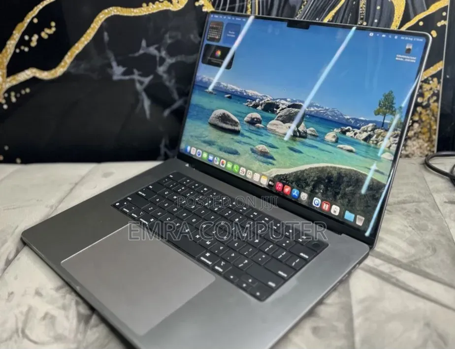 New Laptop Apple MacBook Pro 2021 M1 16GB Apple M1 Pro SSD 512GB