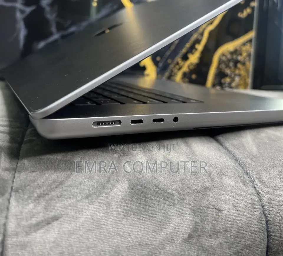 New Laptop Apple MacBook Pro 2021 M1 16GB Apple M1 Pro SSD 512GB
