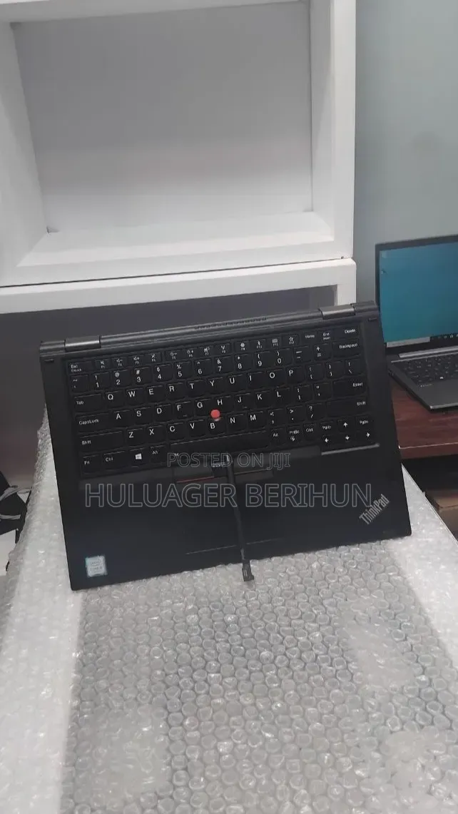 New Laptop Lenovo ThinkPad Yoga 370 8GB Intel Core i5 SSD 256GB