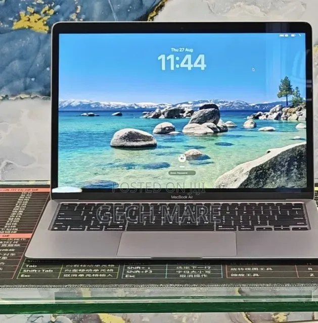 New Laptop Apple MacBook Air 2020 M1 16GB Intel SSD 512GB