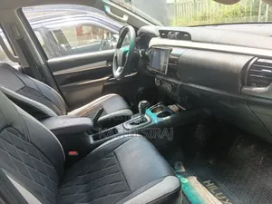 Toyota Hilux 2017 Gray