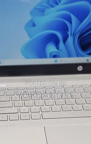 New Laptop HP Pavilion 15 8GB Intel Core i5 SSD 1T
