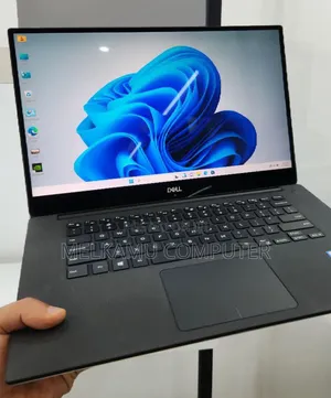 New Laptop Dell XPS 15 16GB Intel Core i7 SSD 512GB