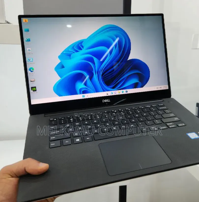 New Laptop Dell XPS 15 16GB Intel Core i7 SSD 512GB